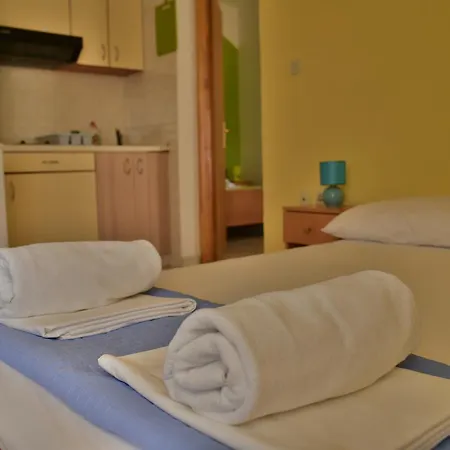 Galeb Pag - Maison d'hôtes Pag Town