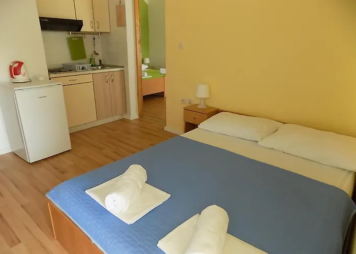 Galeb Pag - 3* Паг