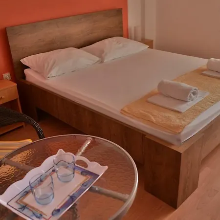 Galeb Pag - 3* Pag Town