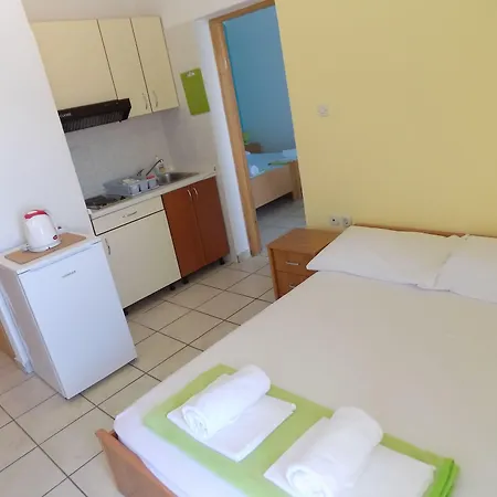 Konukevi Galeb Pag - 3*