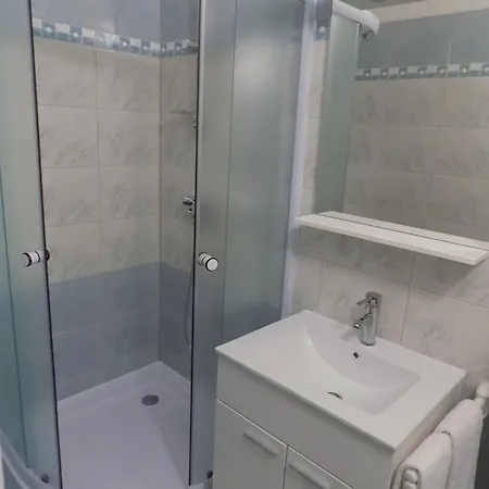 Konukevi Galeb Pag -