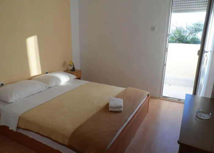 Galeb Pag - 3* Pag Town